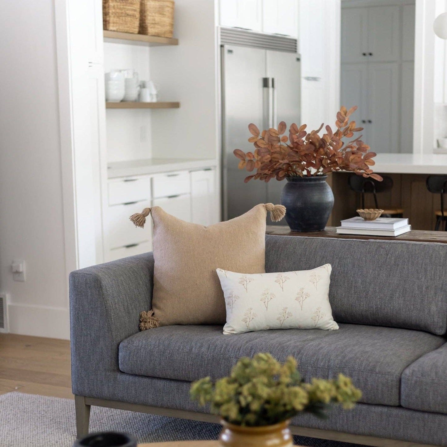 Thistle Lumbar - 12x20": 12"x20"