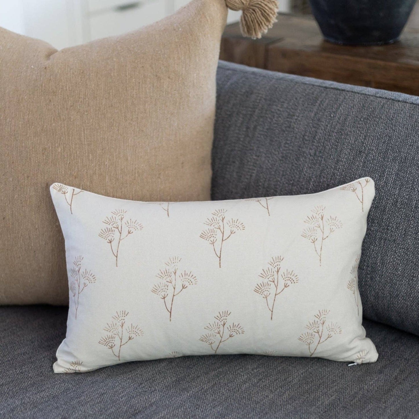 Thistle Lumbar - 12x20": 12"x20"