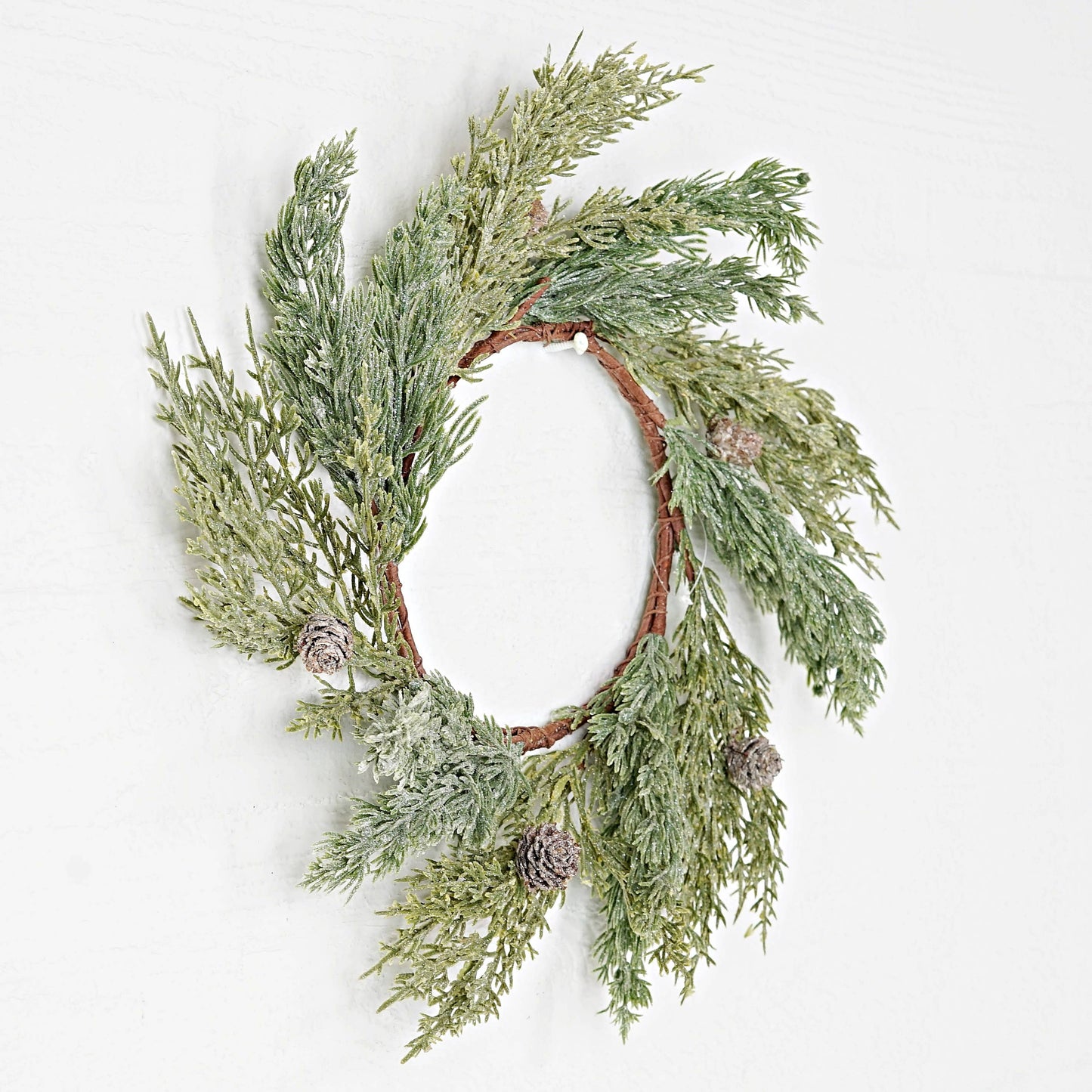 ISB75332- 14in Icy Sparkled Cedar Pine Wreath