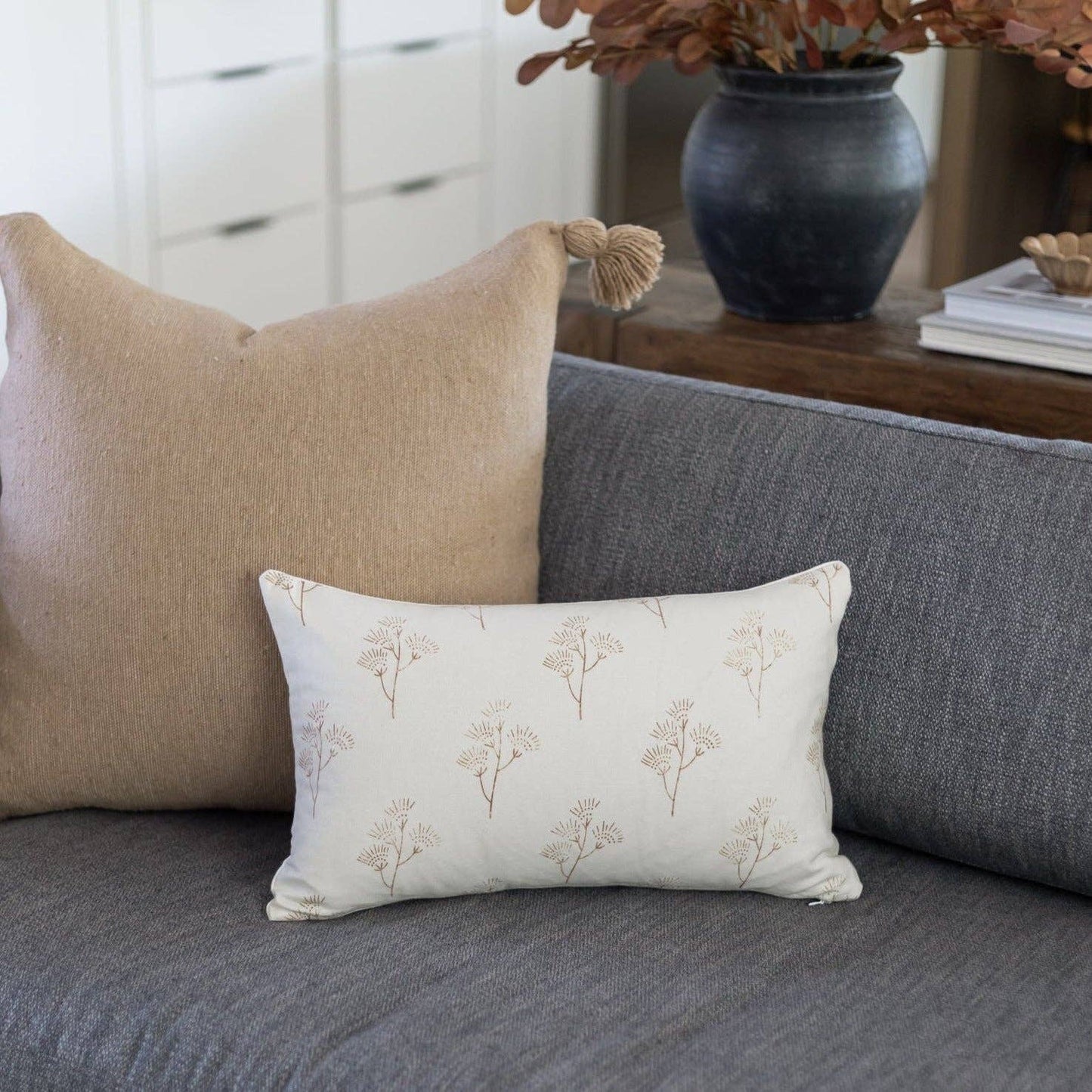 Thistle Lumbar - 12x20": 12"x20"