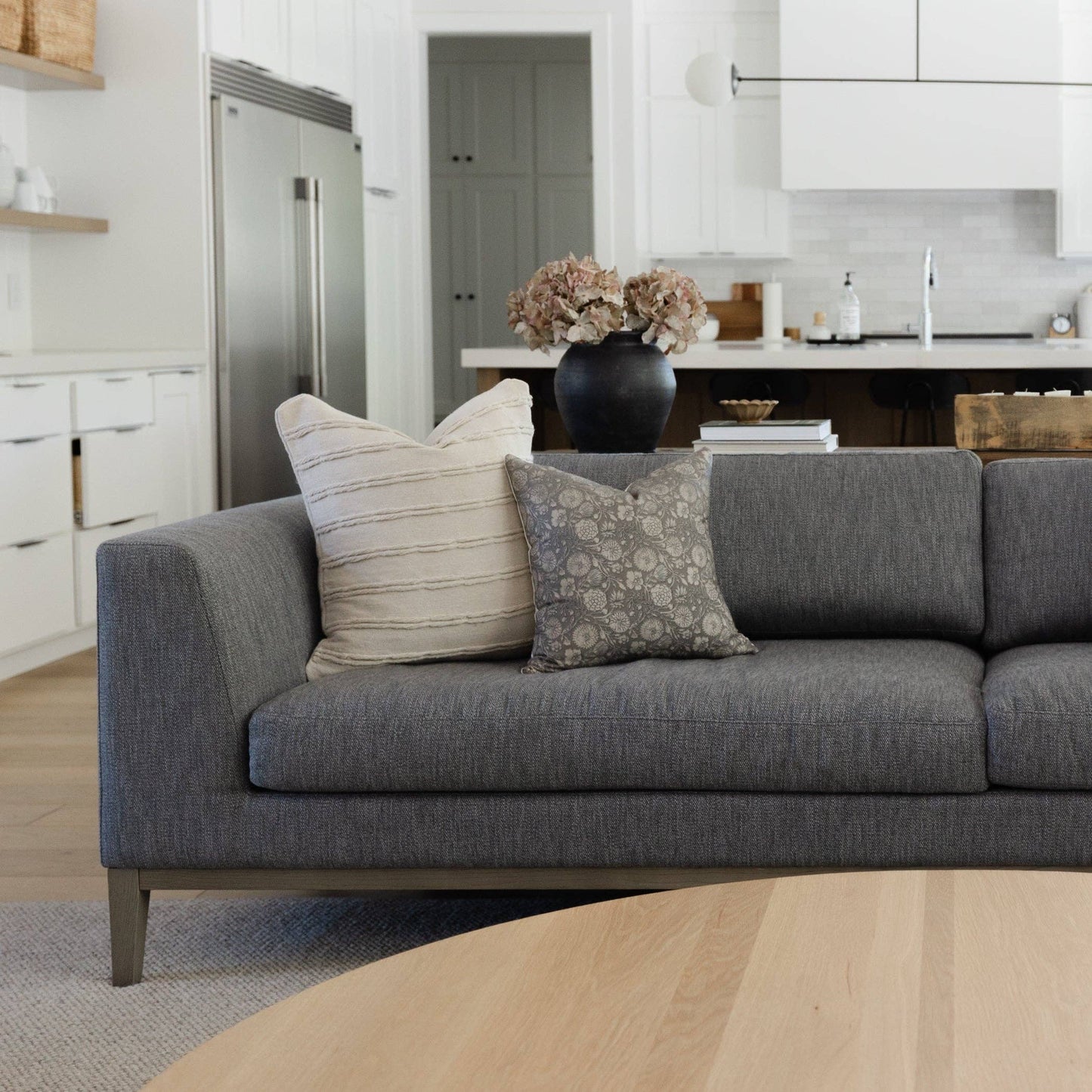 Gracie - 18" | 22": 18"