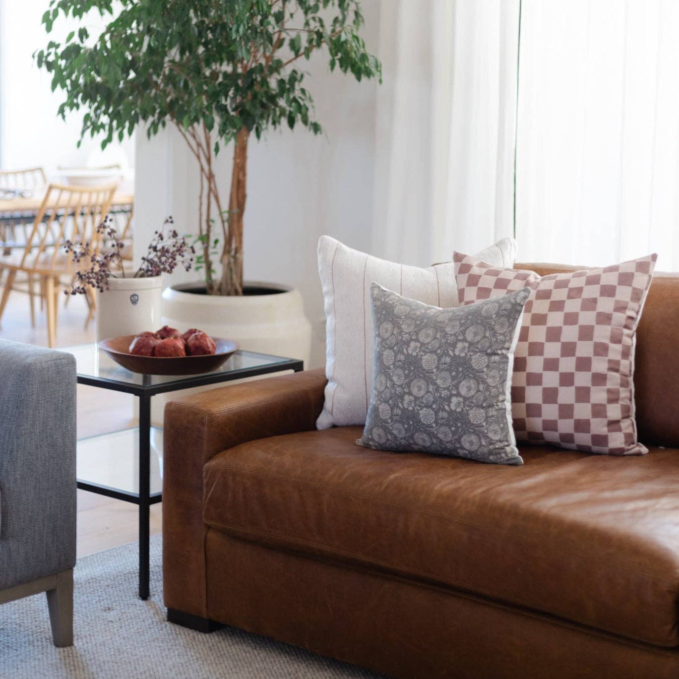 Gracie - 18" | 22": 18"