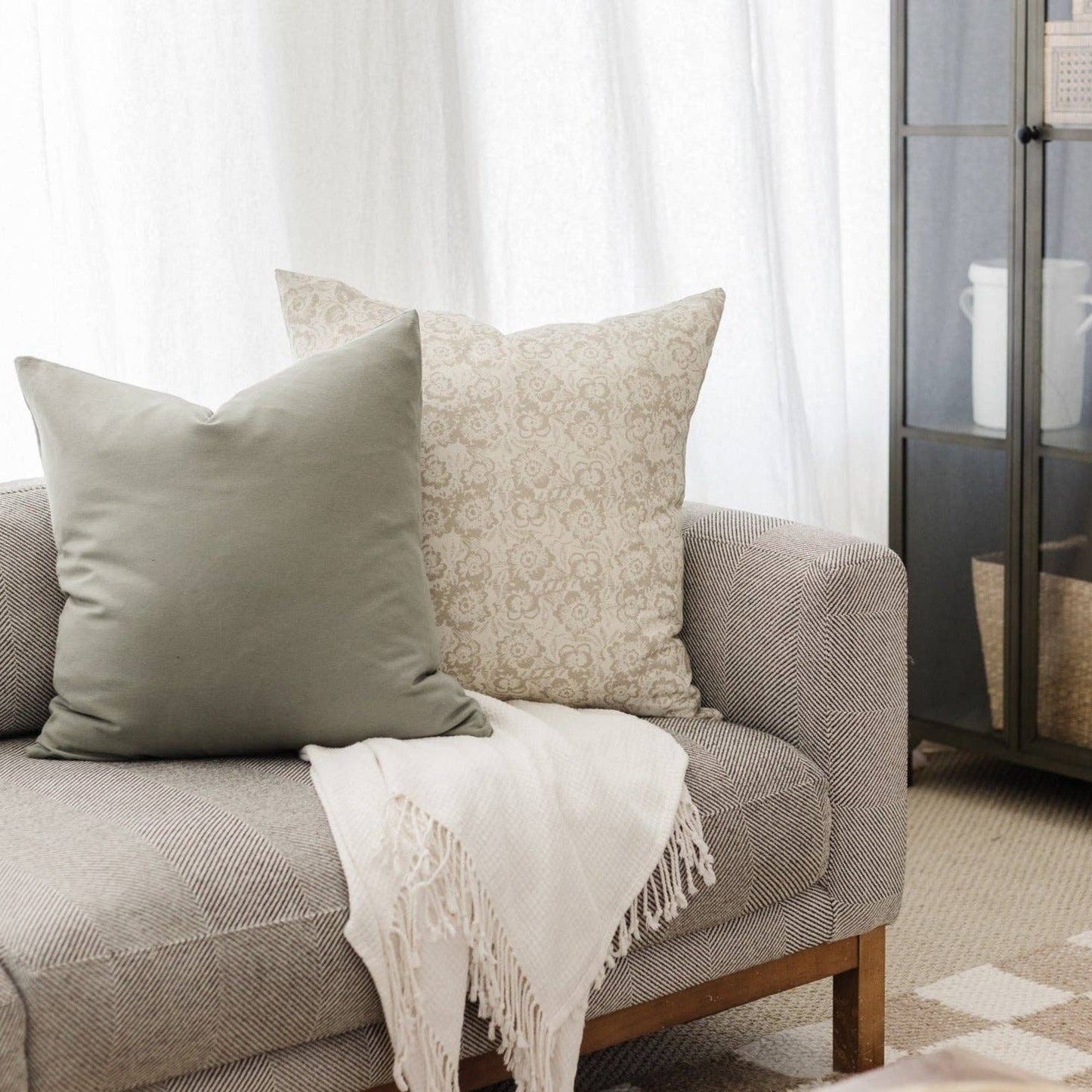 Flora - Pillow Cover - 18" | 22" | 24": 18"