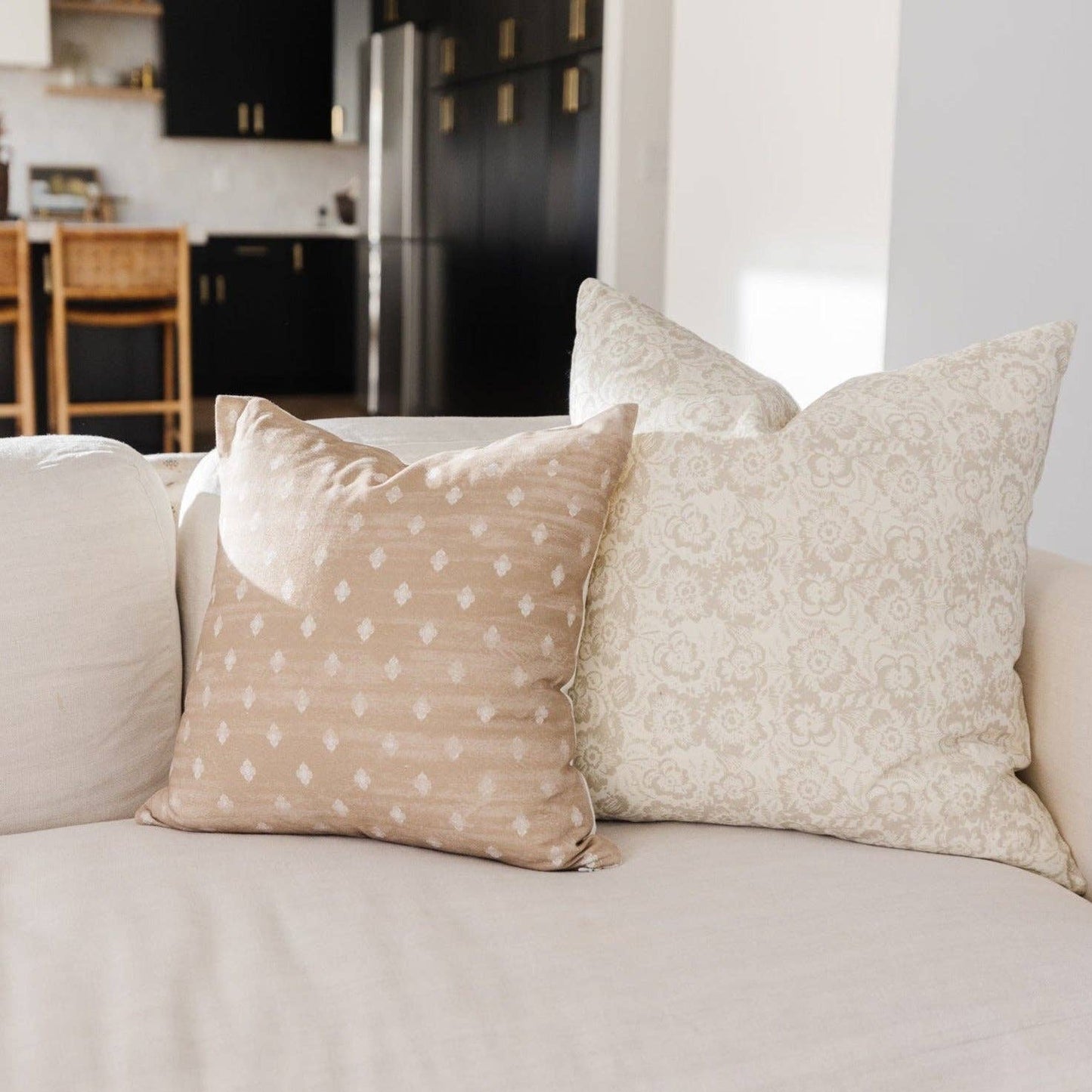 Flora - Pillow Cover - 18" | 22" | 24": 18"