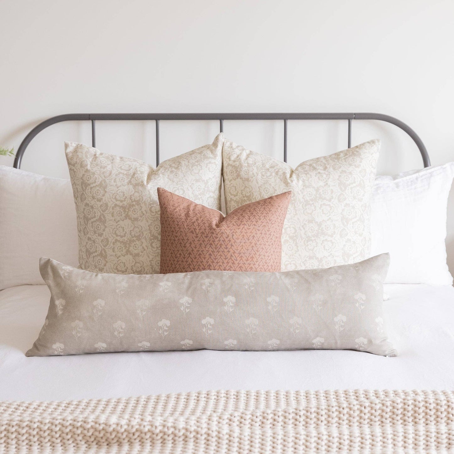 Flora - Pillow Cover - 18" | 22" | 24": 18"