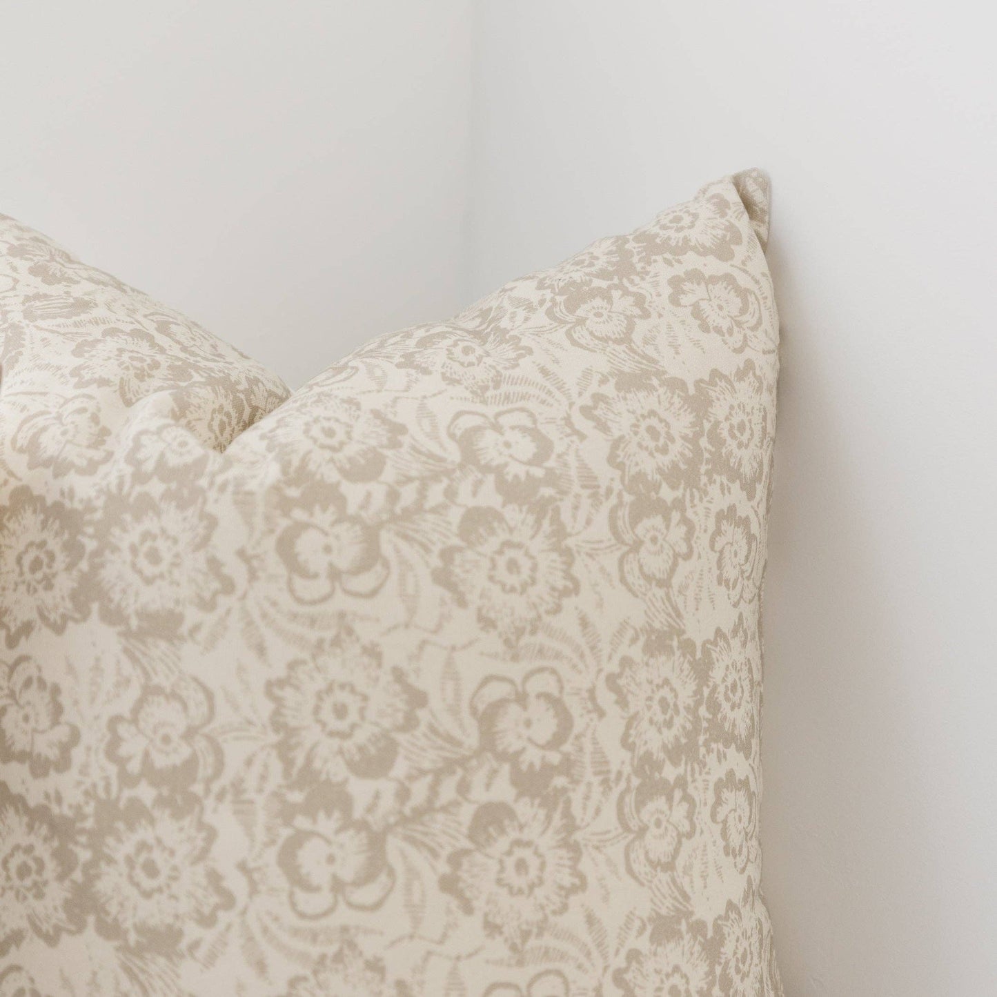 Flora - Pillow Cover - 18" | 22" | 24": 18"